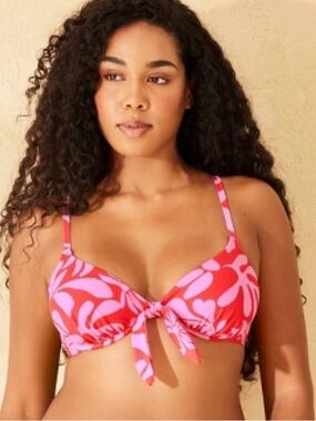 Tie-Front Underwire Bikini Top
Shade & Shore Red Floral Print
34B or 38DD
NWT